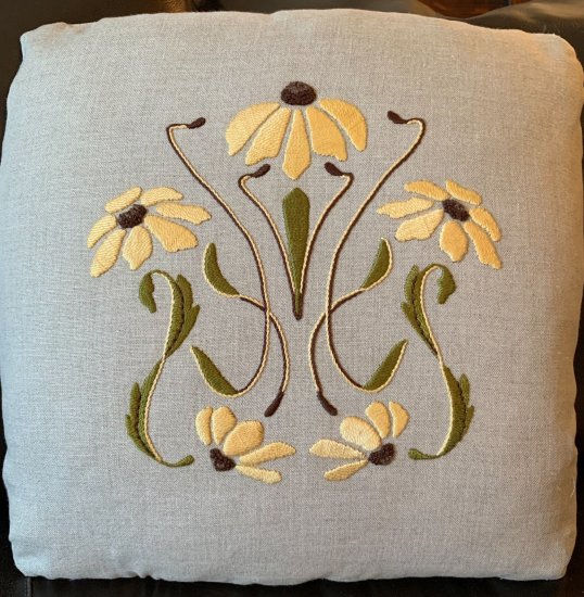 Black Eyed Susan Pillow Embroidery Kit - Click Image to Close